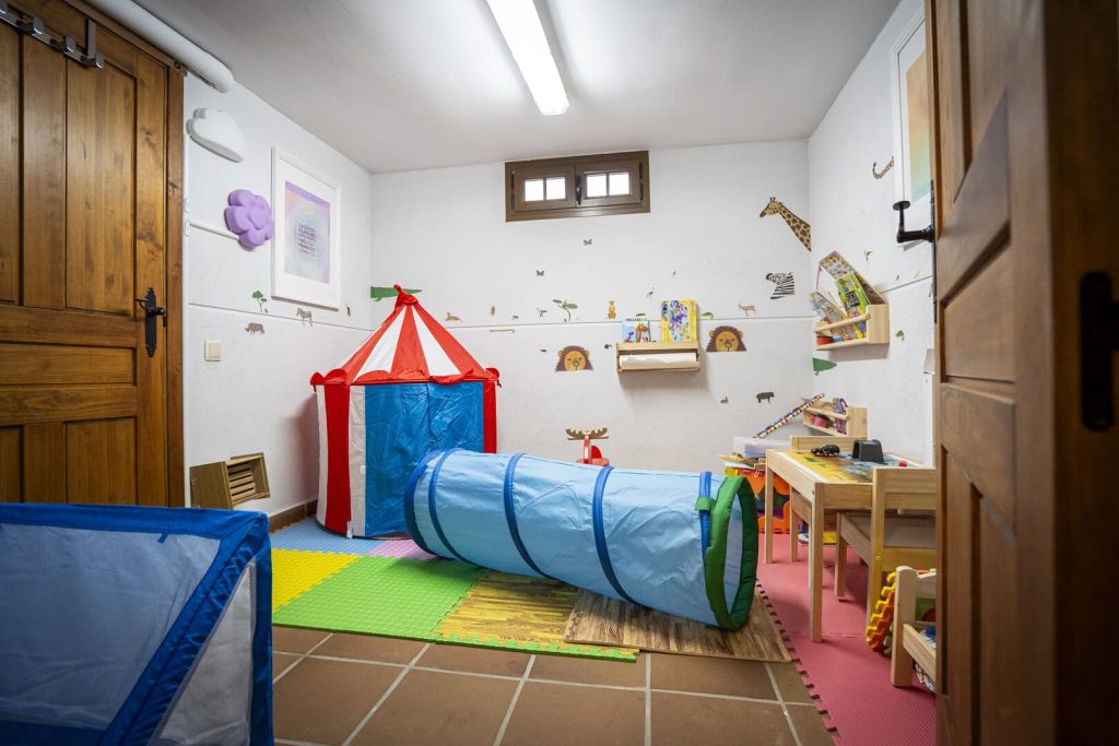 sala de juegos para niños casa rural madrid