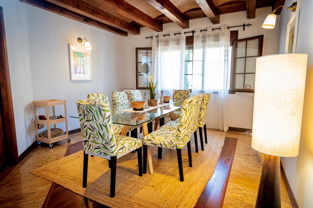 comedor-de-la-casa-rural-sierra-norte-de-madrid_v1