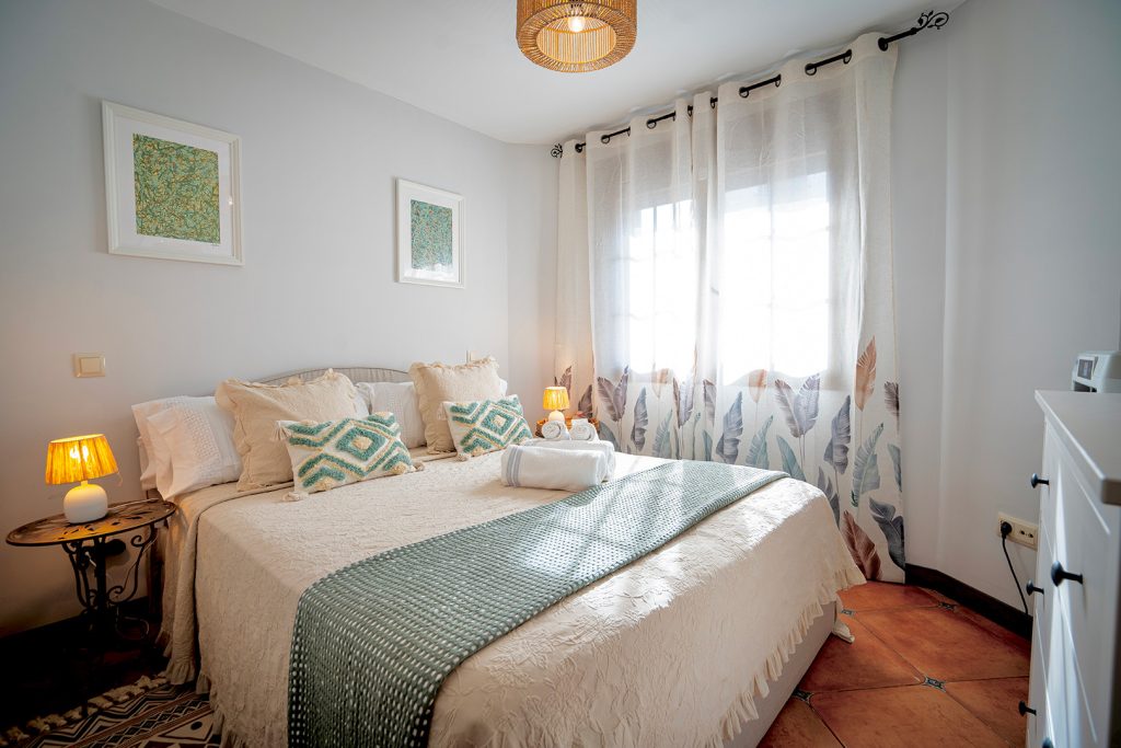 habitacion-cama-matrimonio-casa-rural-rosita-foto-v1
