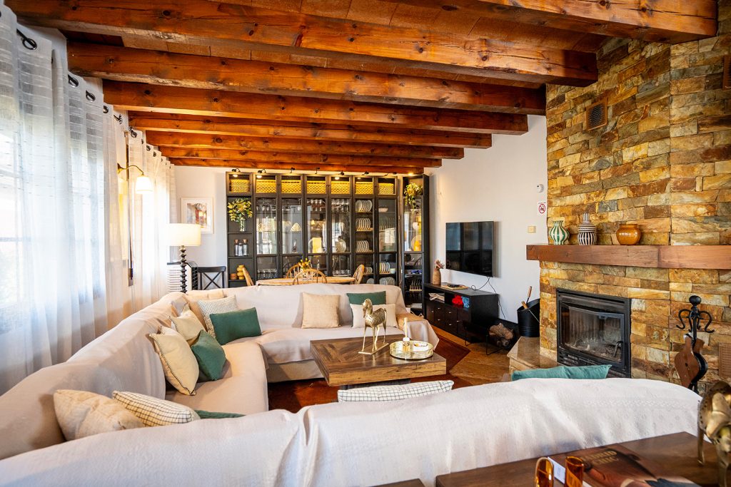salon-casa-rural-en-la-sierra-de-madrid_v2
